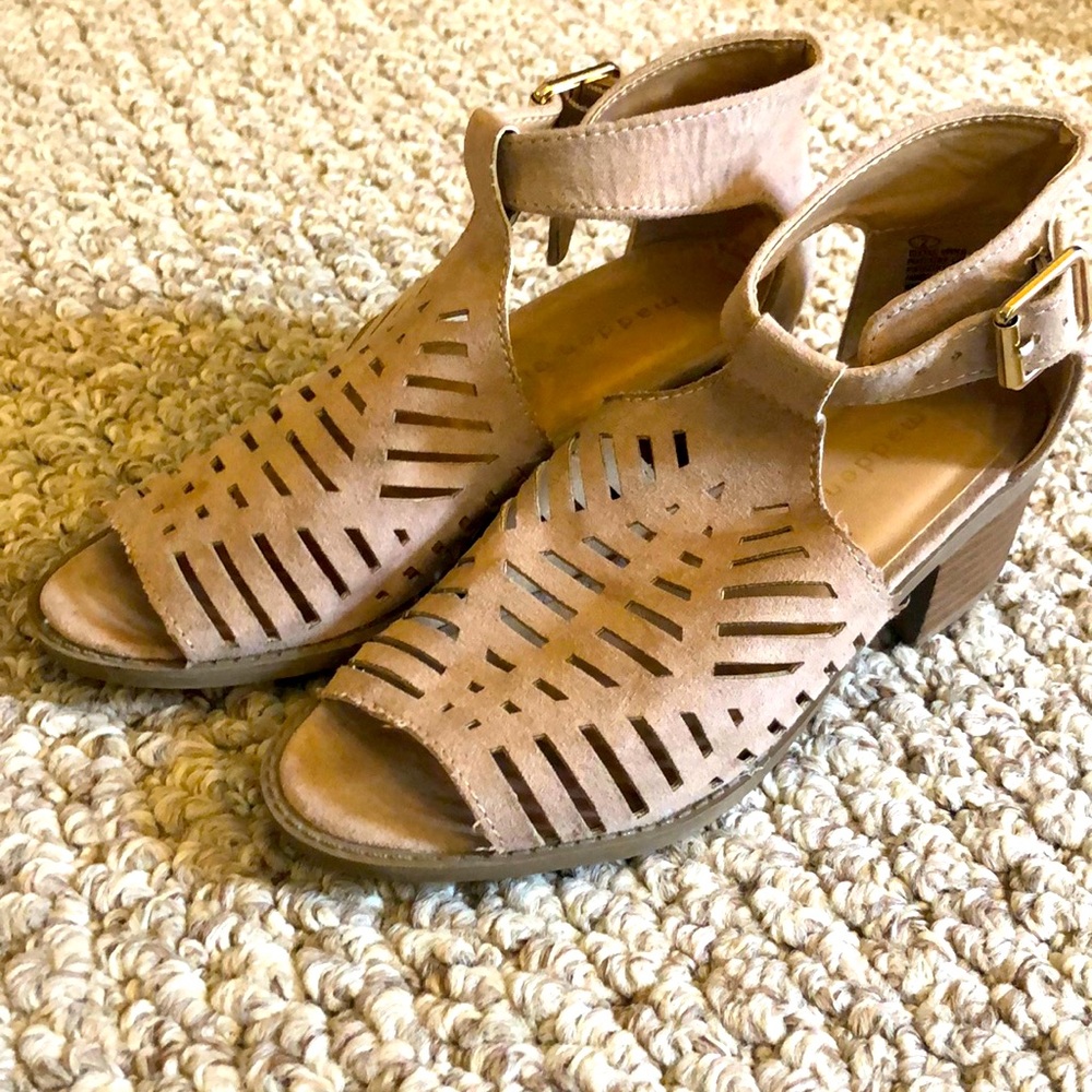 Girls size 2 Madden Girl sandals